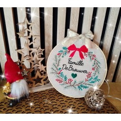 Couronne de Noël brodée