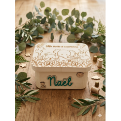 Boîte en bois avec poignet